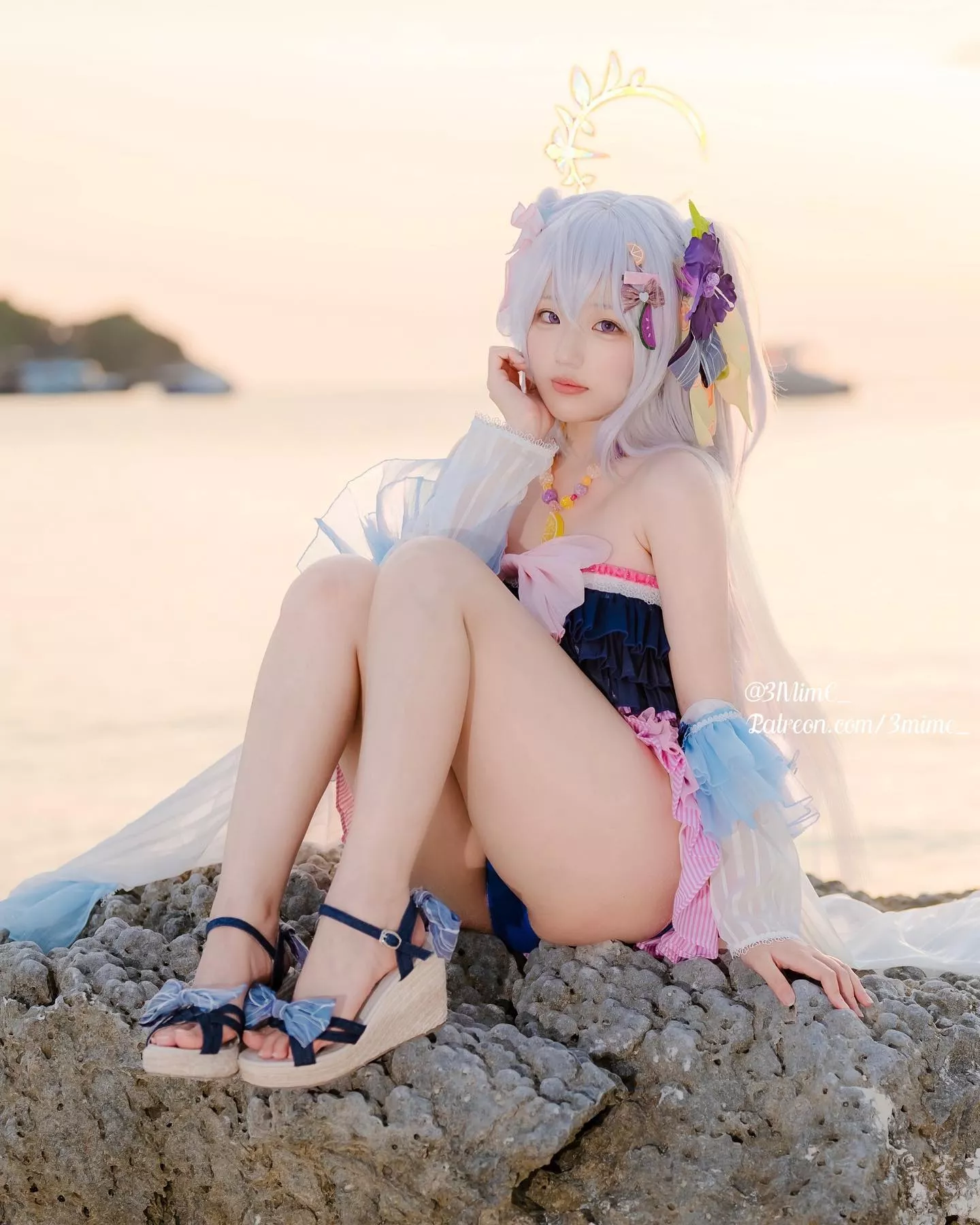 Azusa at the beach by 3Mime (Blue Archive)