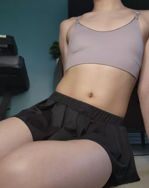 Do I look good in girls clothing?