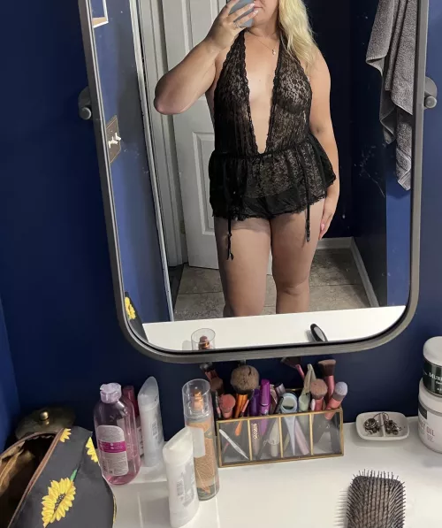 Does anyone else want my wife to send them pictures like this?😏