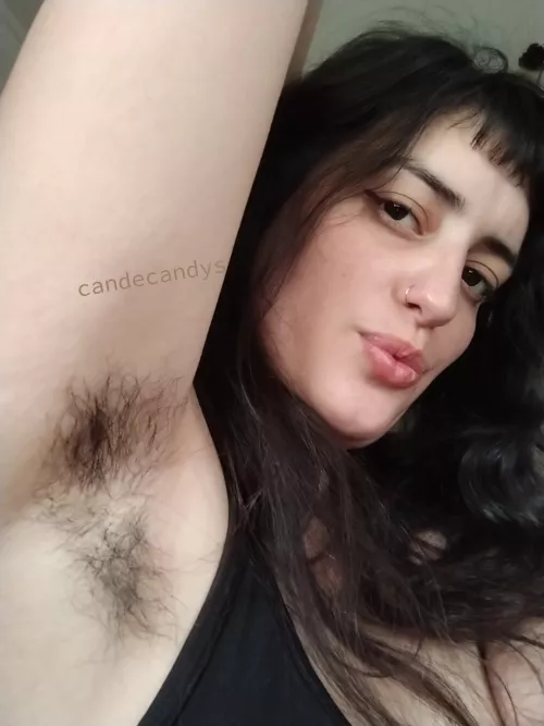 Fresh odor of morning pits, lick or sniff ?