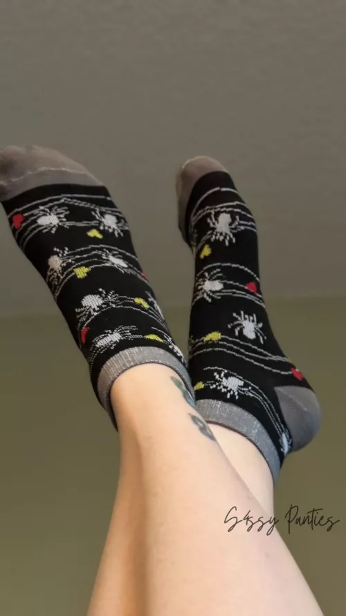 From sweaty gym socks to sexy thigh highs... I've got the socks you crave. [Selling][usa] See pinned posts for info and drawers, then dm to get yours! Starting at $20