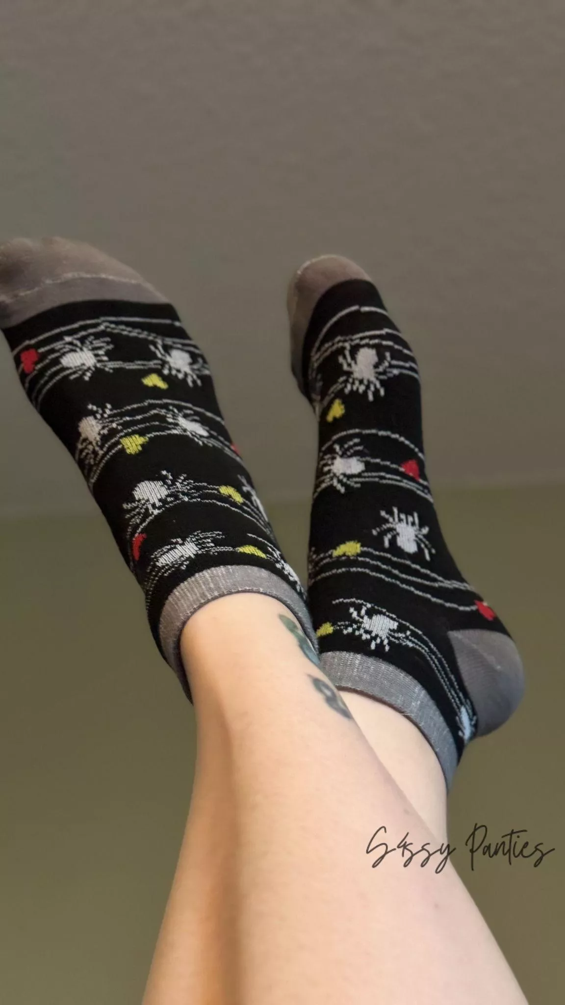 From sweaty gym socks to sexy thigh highs... I've got the socks you crave. [Selling][usa] See pinned posts for info and drawers, then dm to get yours! Starting at $20