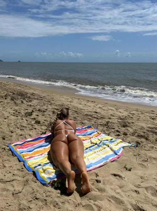 I need someone to rub oil on my ass for me