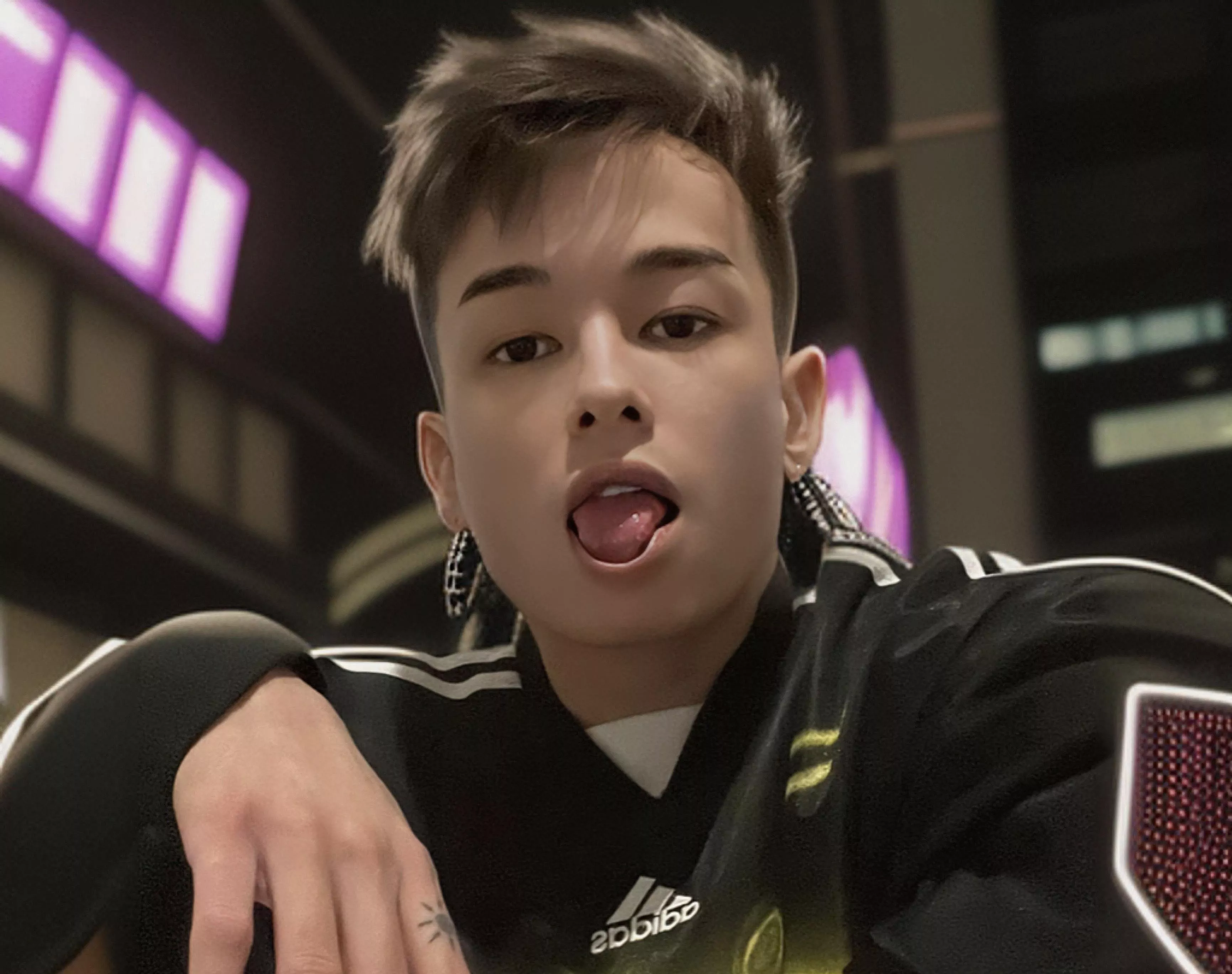 I'm looking for a husband!