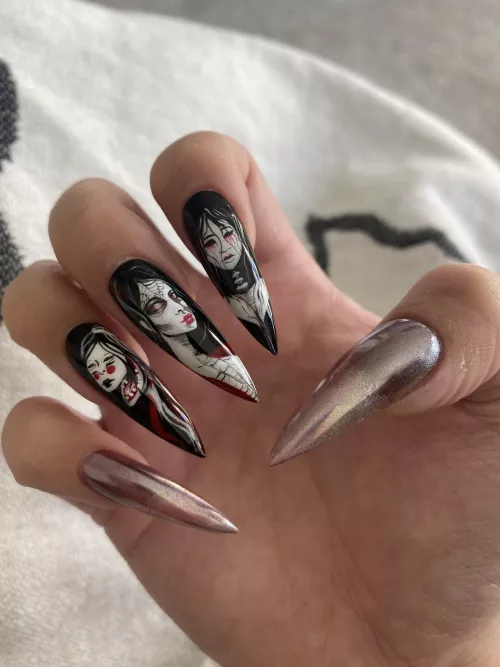 It’s finally spooky season!