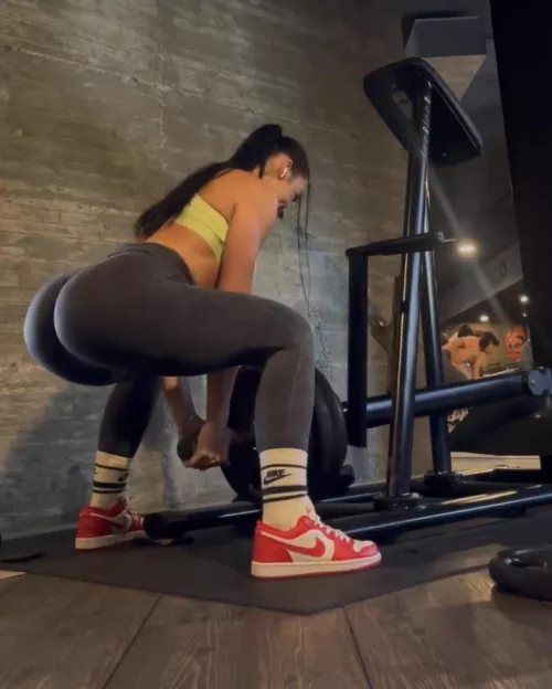 Sometimes I record my workouts in the gym because hey why not! A guy came over asking if I wanted any content ideas… I said “yes I always do” so I got him to record me naked playing with mysel[f] in the gym rooms & me being horny as always I le