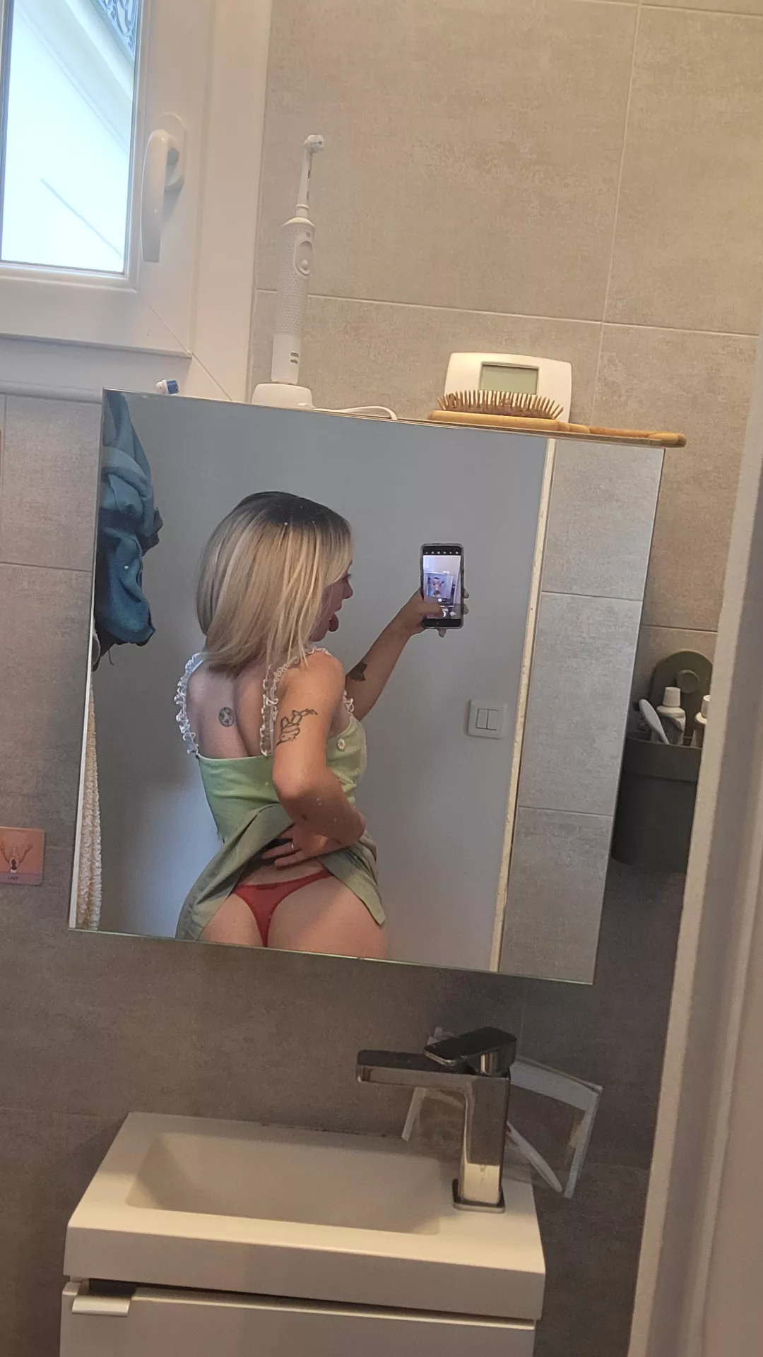 That's what's under my green skirt [F]