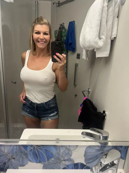 Went out to the bar last night, I think you can tell how naughty I was!