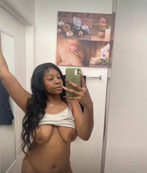 19F , anyone still up ? 👀😽 kik/telegram/wickr: yayasonasty