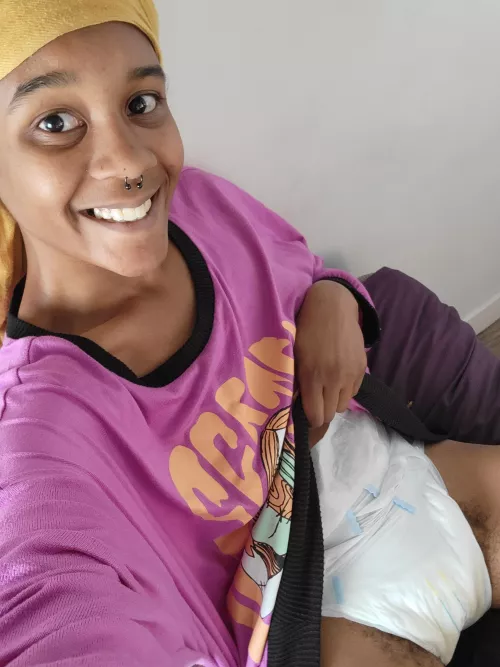 21 f Wanna be diapered besties? :)