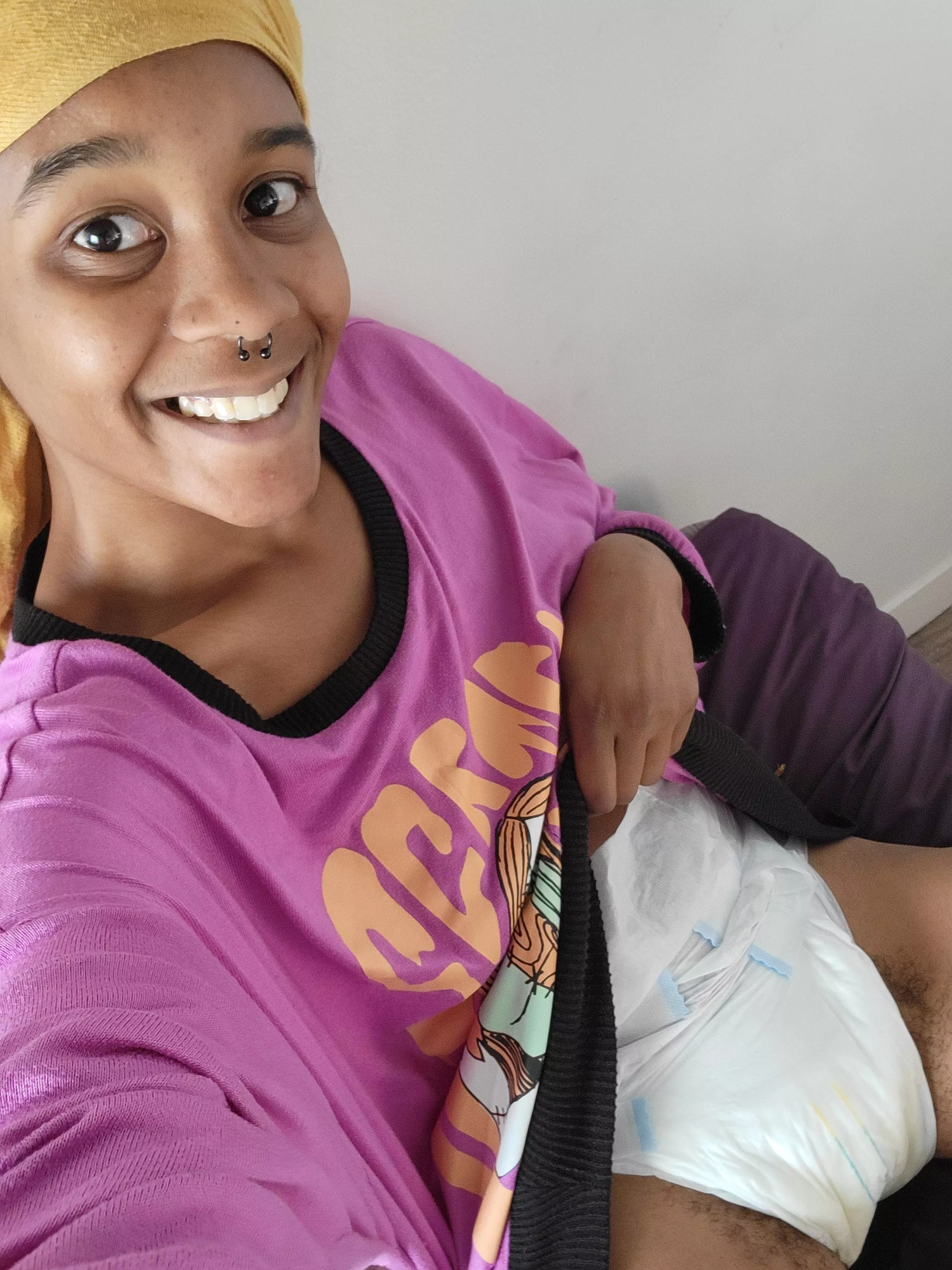 21 f Wanna be diapered besties? :)