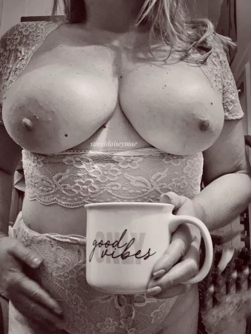 Admit it. Life would be boring without me💋