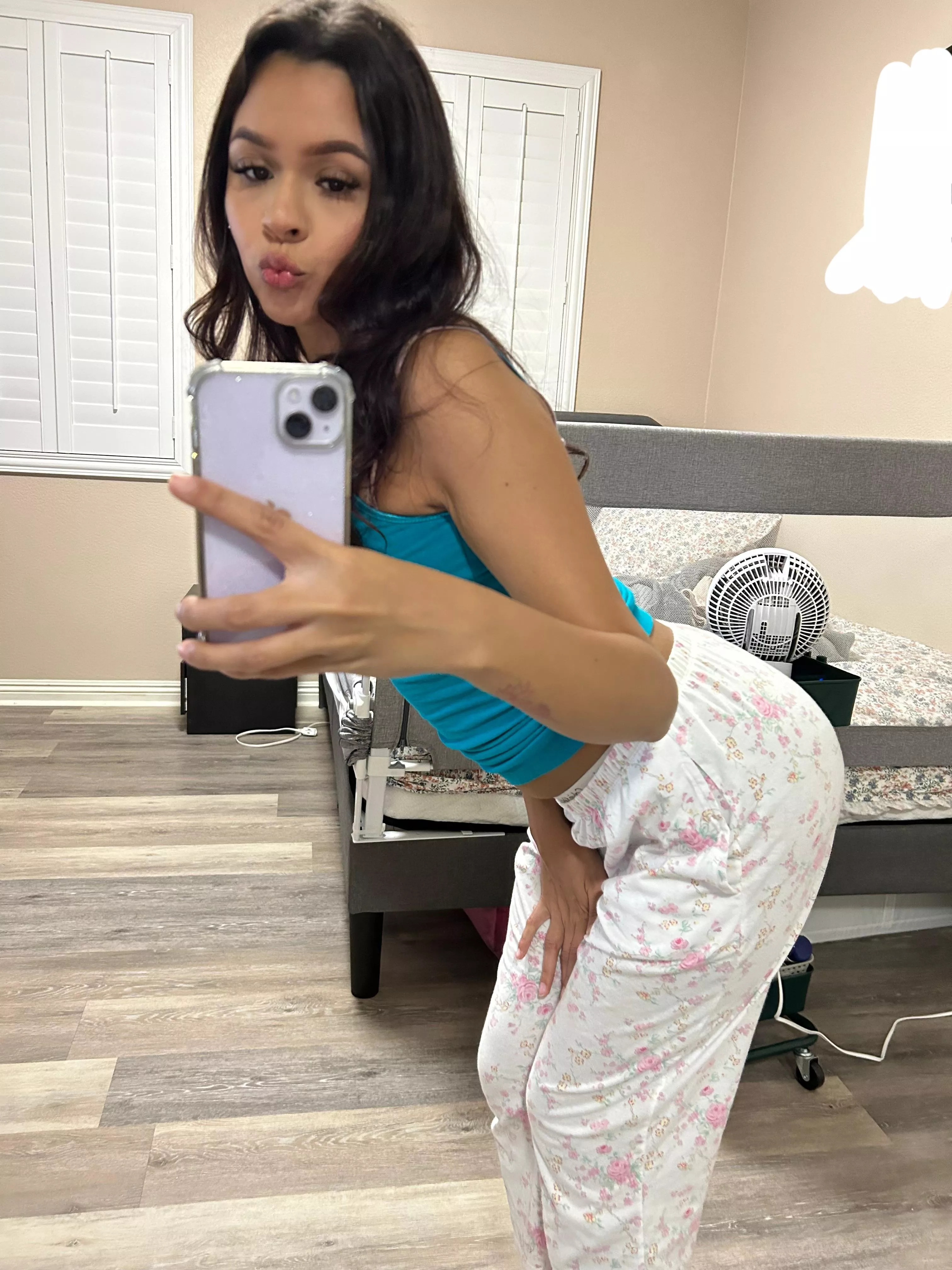 Am i pretty? yes or no👉👈