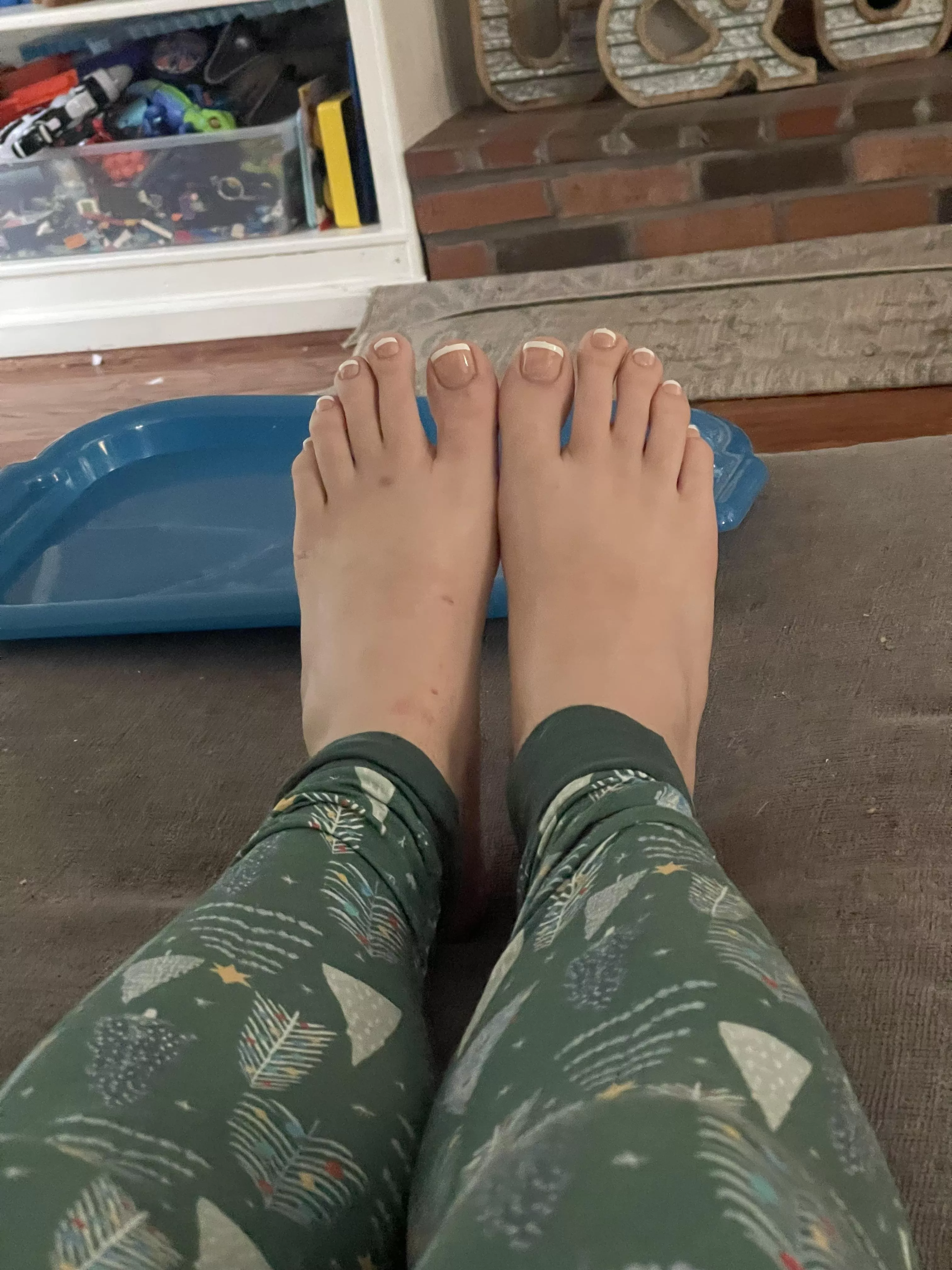 Any French pedi fans out there?