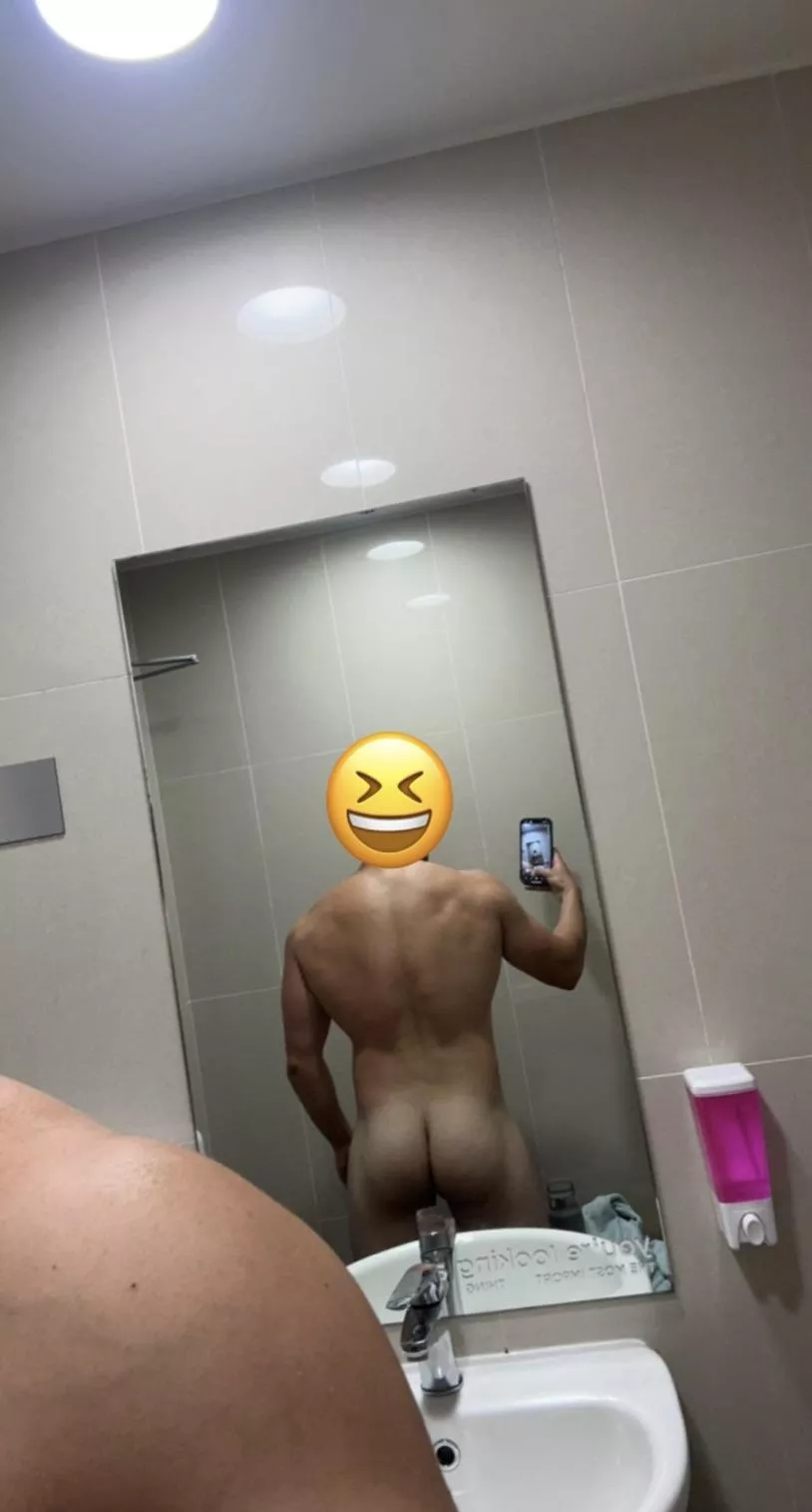 Are women into booty too?😜