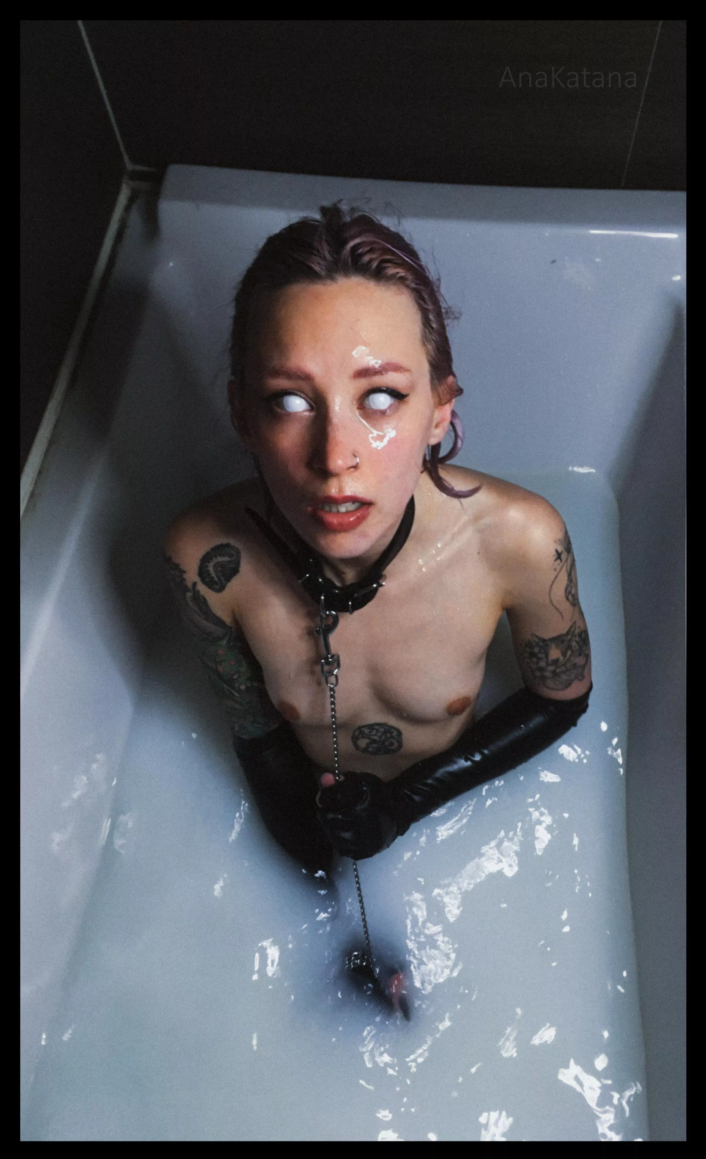 Blind slave girl in latex