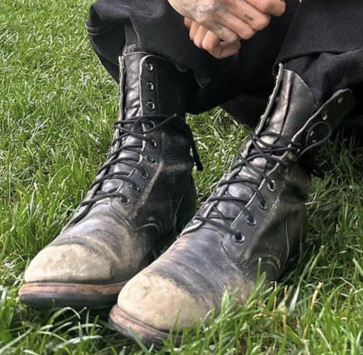 Can anyone ID these boots?