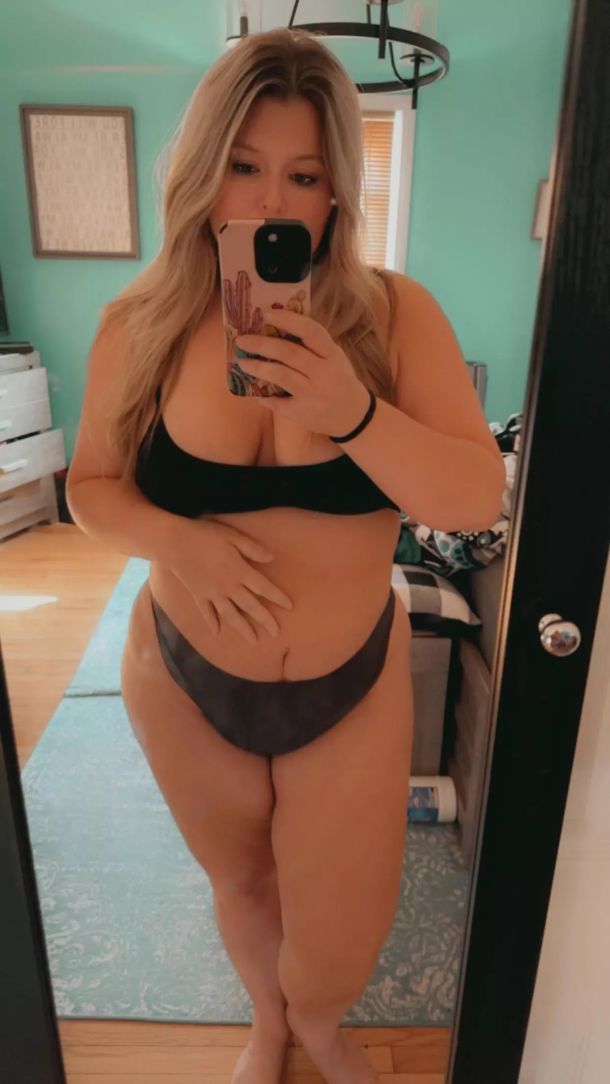 Do you like a curvy woman?