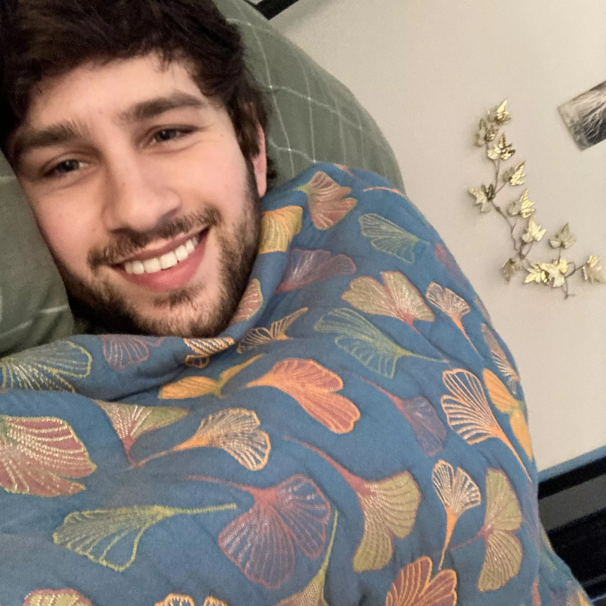 I just really like this new blanket I got 🍂