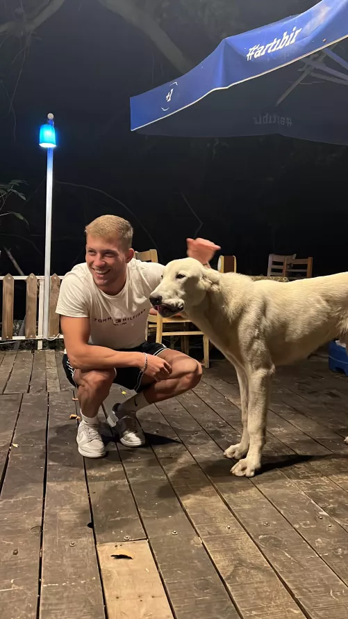 Met this aboslute unit of a dog