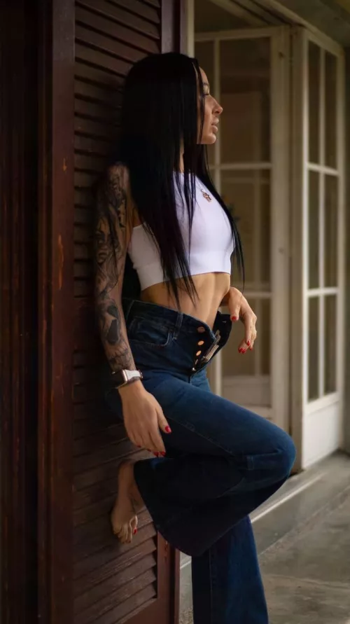 Raise your hand if you are nutting on me rn