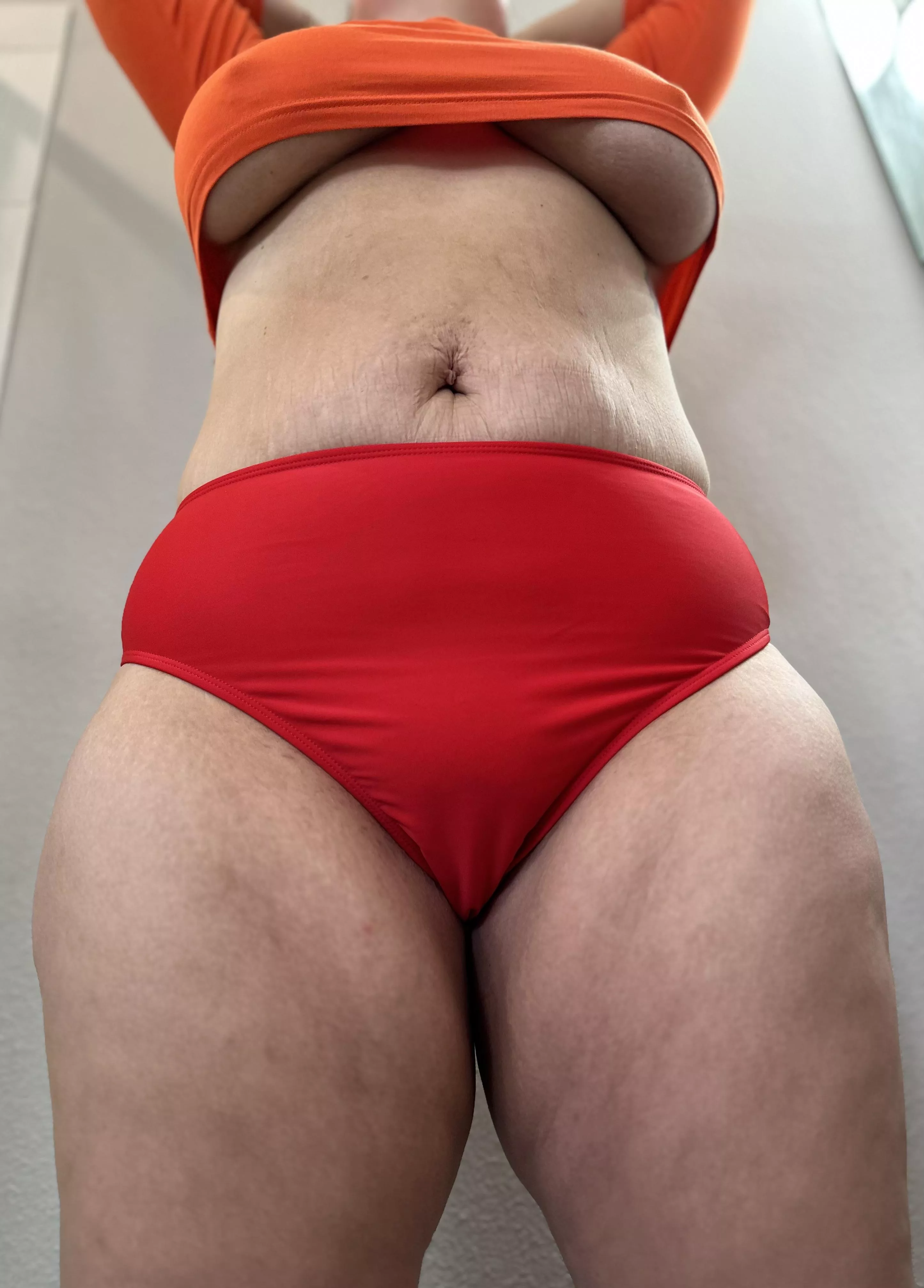 Some thick underboob.