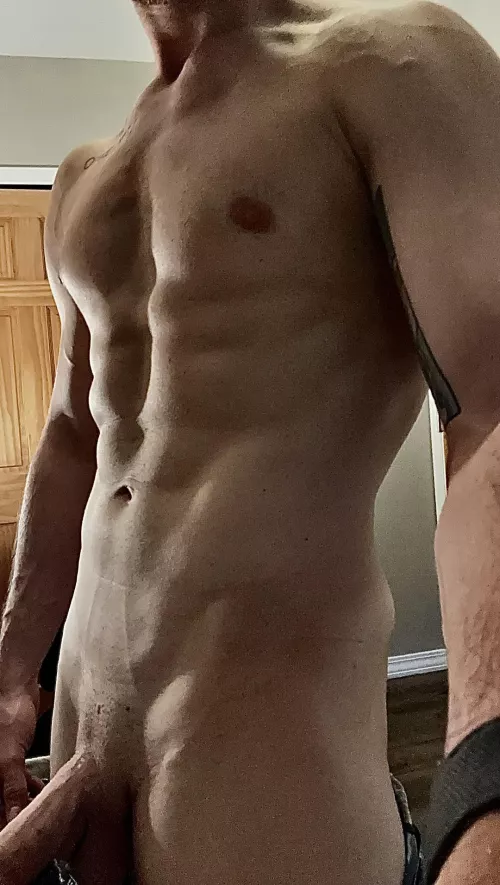 Who else likes to workout naked? [M]