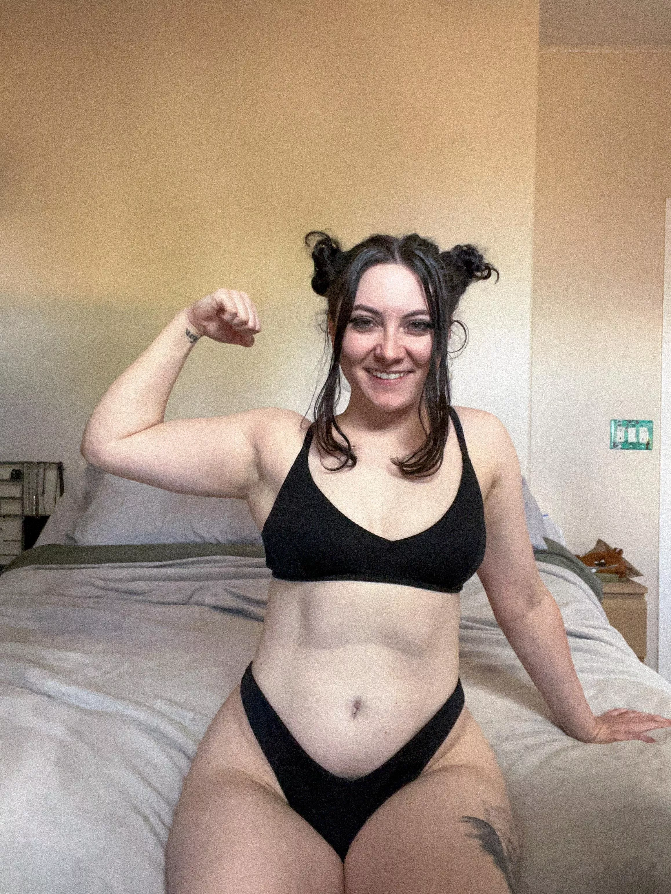 Can I be your muscle mommy? 😈