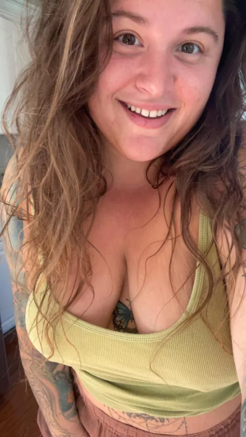 cum give these tatted bbw curves some attention!