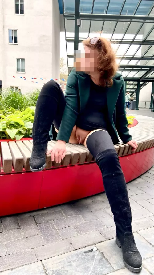 (F54) shopping district in the Netherlands. The little one needs a break...