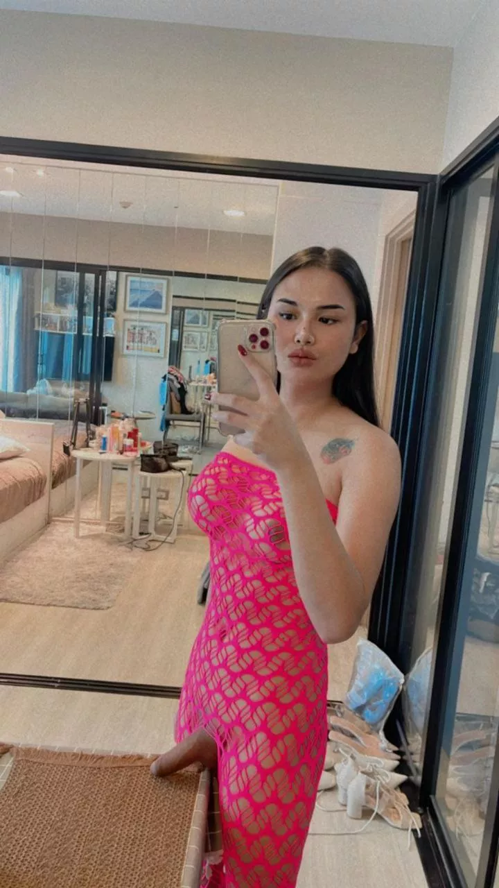 If I texted you this pic and said “come over”, would you text me back? 🥺💕