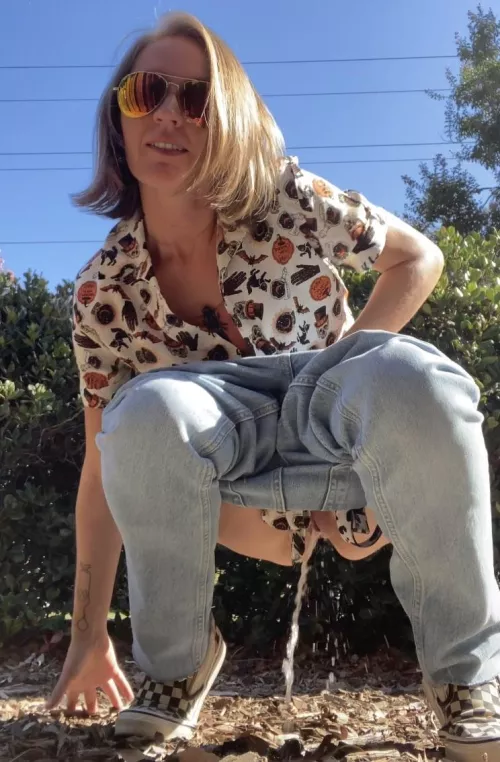 I’ll let you pee in my mouth if you let me pee in yours (: