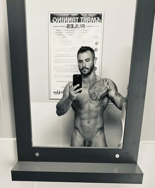 (M) hit 325lbs on the bench. Can anyone help spot me?