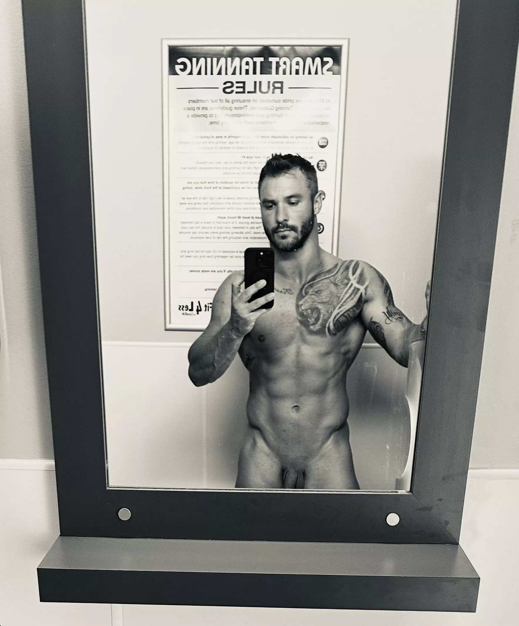 (M) hit 325lbs on the bench. Can anyone help spot me?