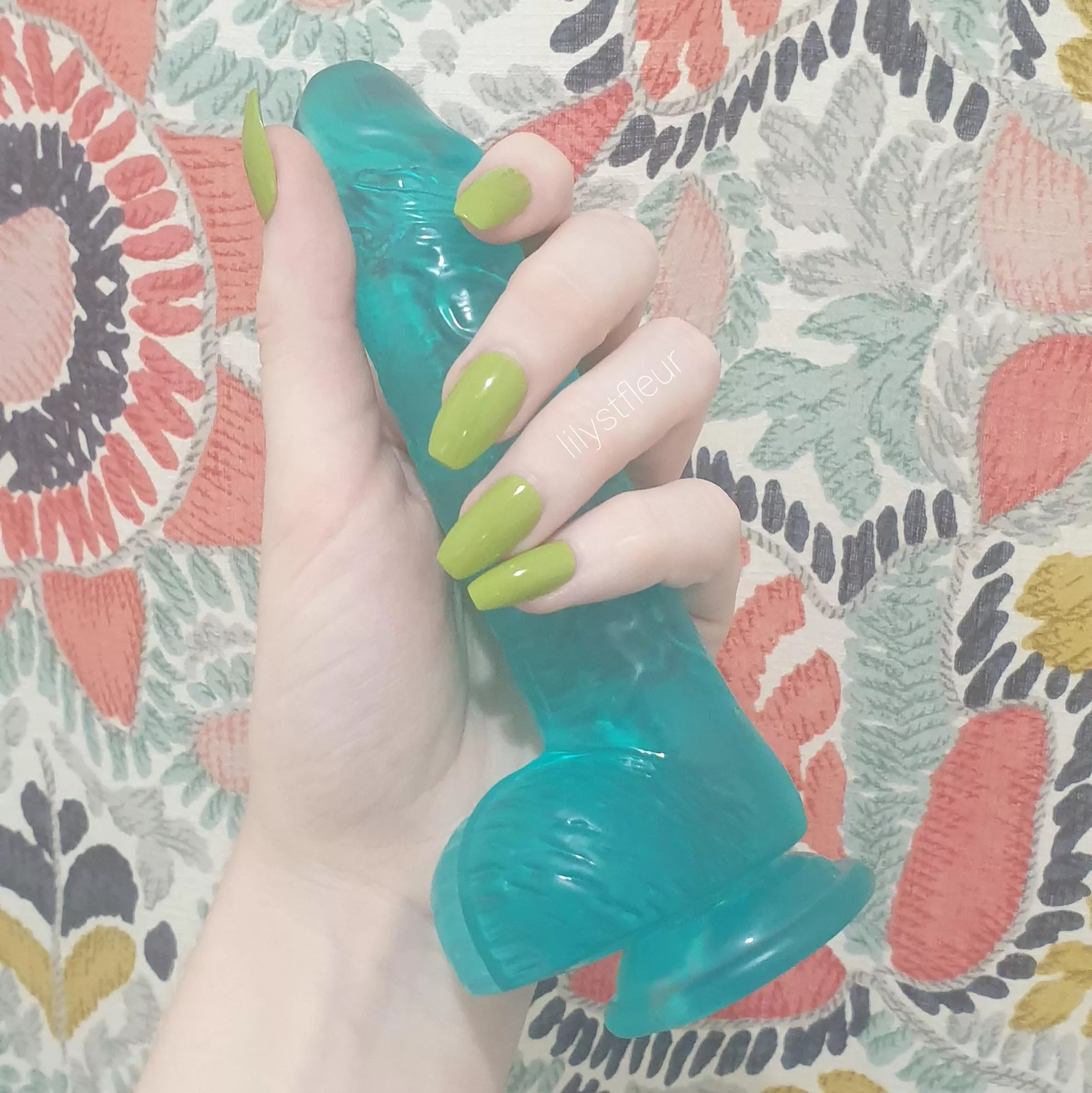 My favorite way to show off my nails