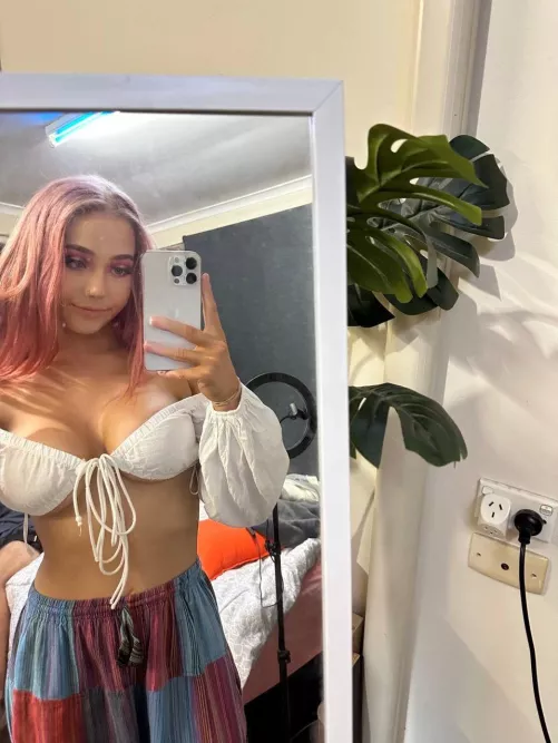 Toned tummies for the win [IMG]