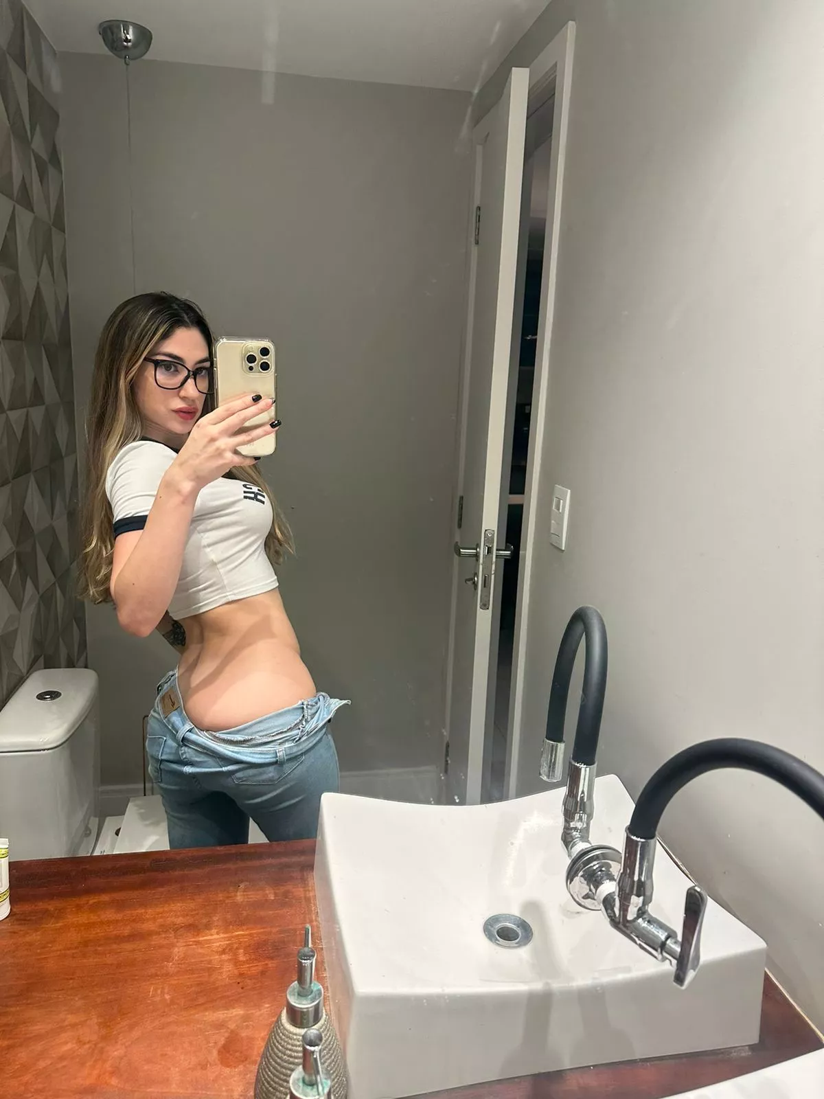 What comes to your mind first when you see my 19yo body?