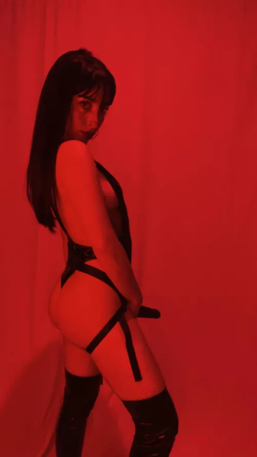 1- I need to suck 2- I must suck