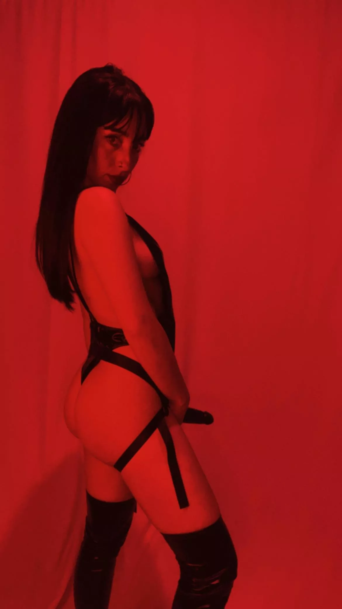 1- I need to suck 2- I must suck