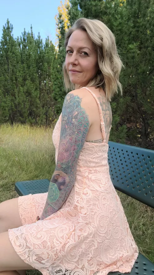 37f natural blonde in a sundress, nothing beats that