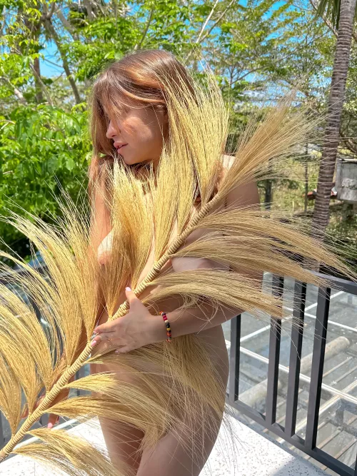 behind these leaves is a diamond