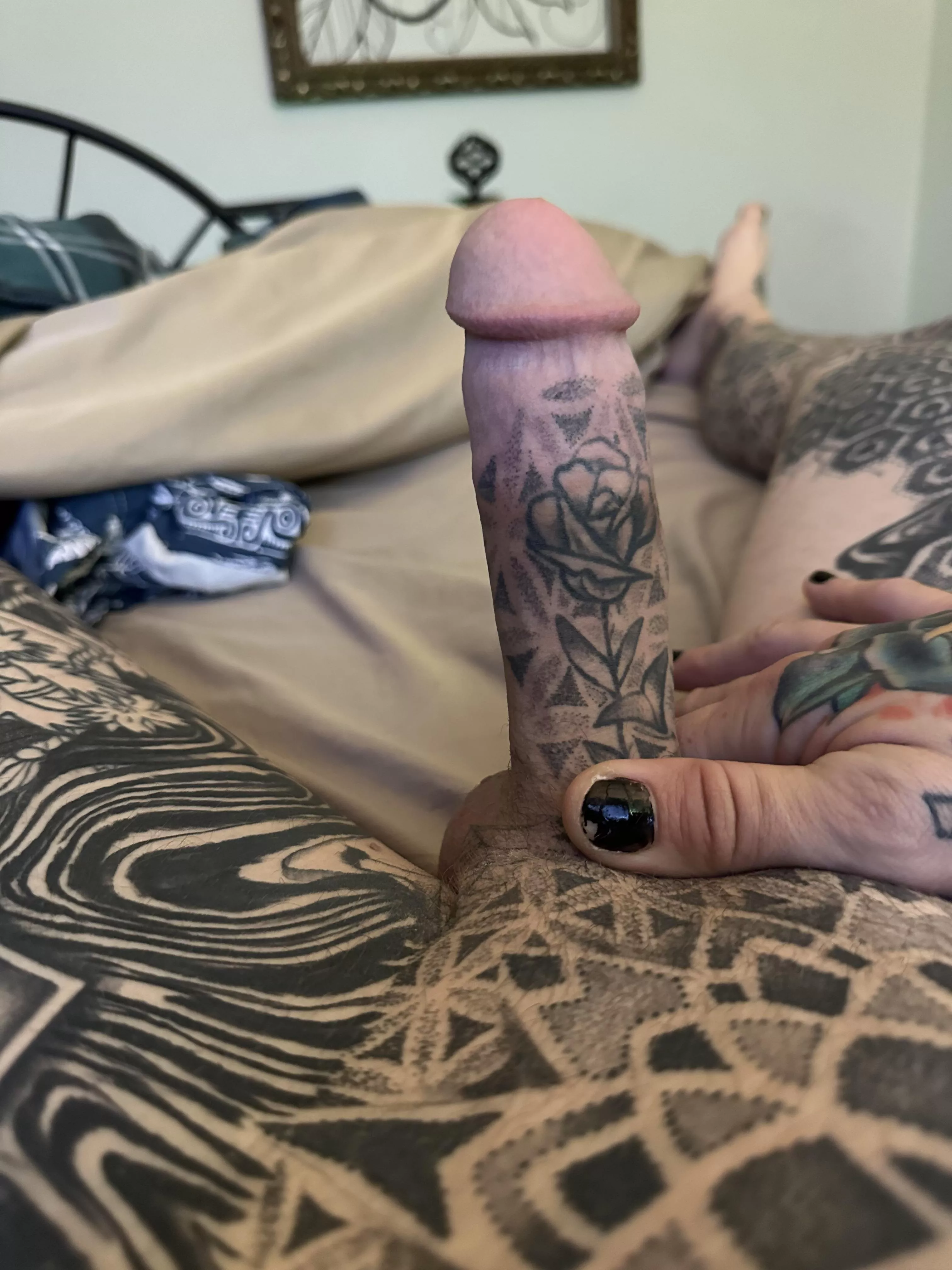 Cum say hi if you like a tattooed everything :P