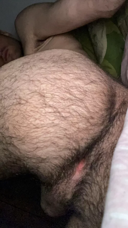 give this hairy hole a good sniff will ya?
