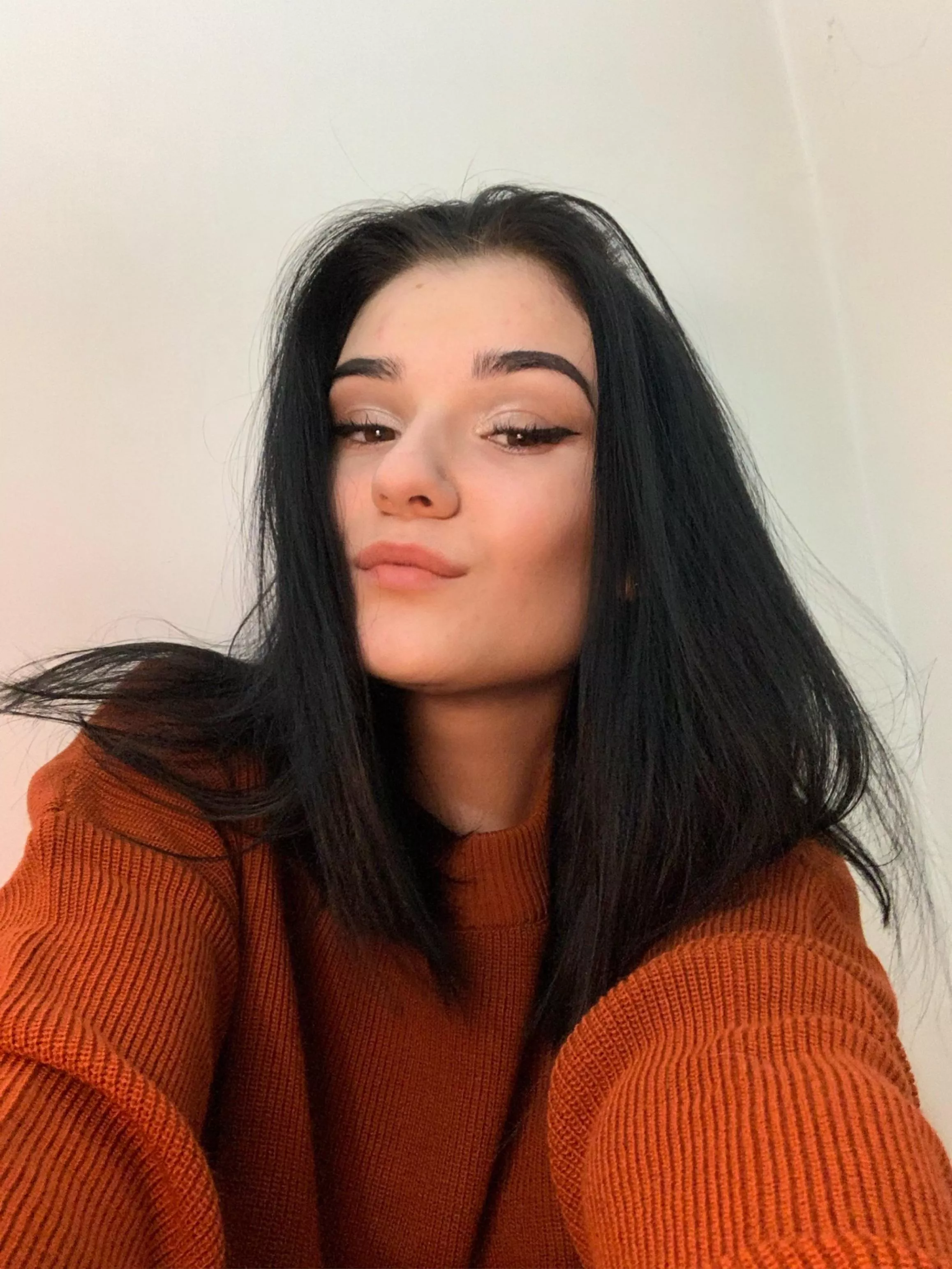 I can't believe such a cute punk😅