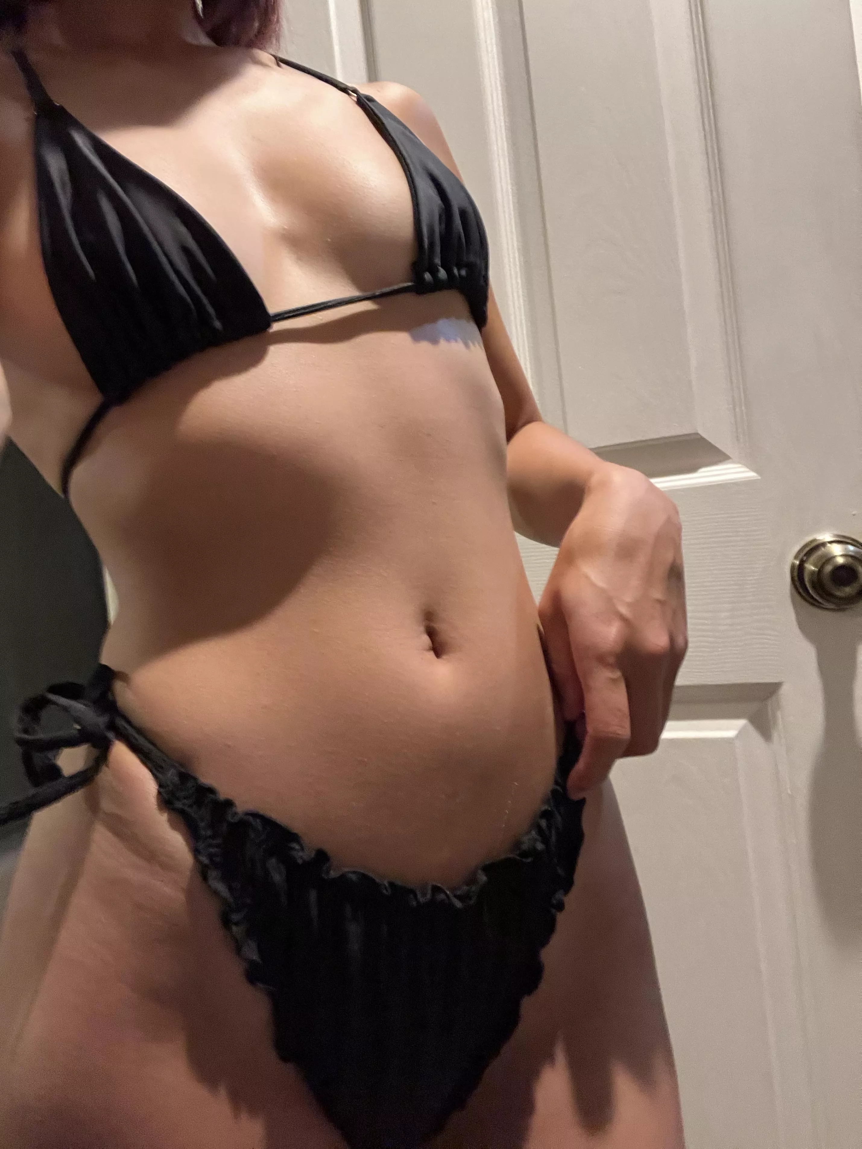 i think i look cute in all black 🖤