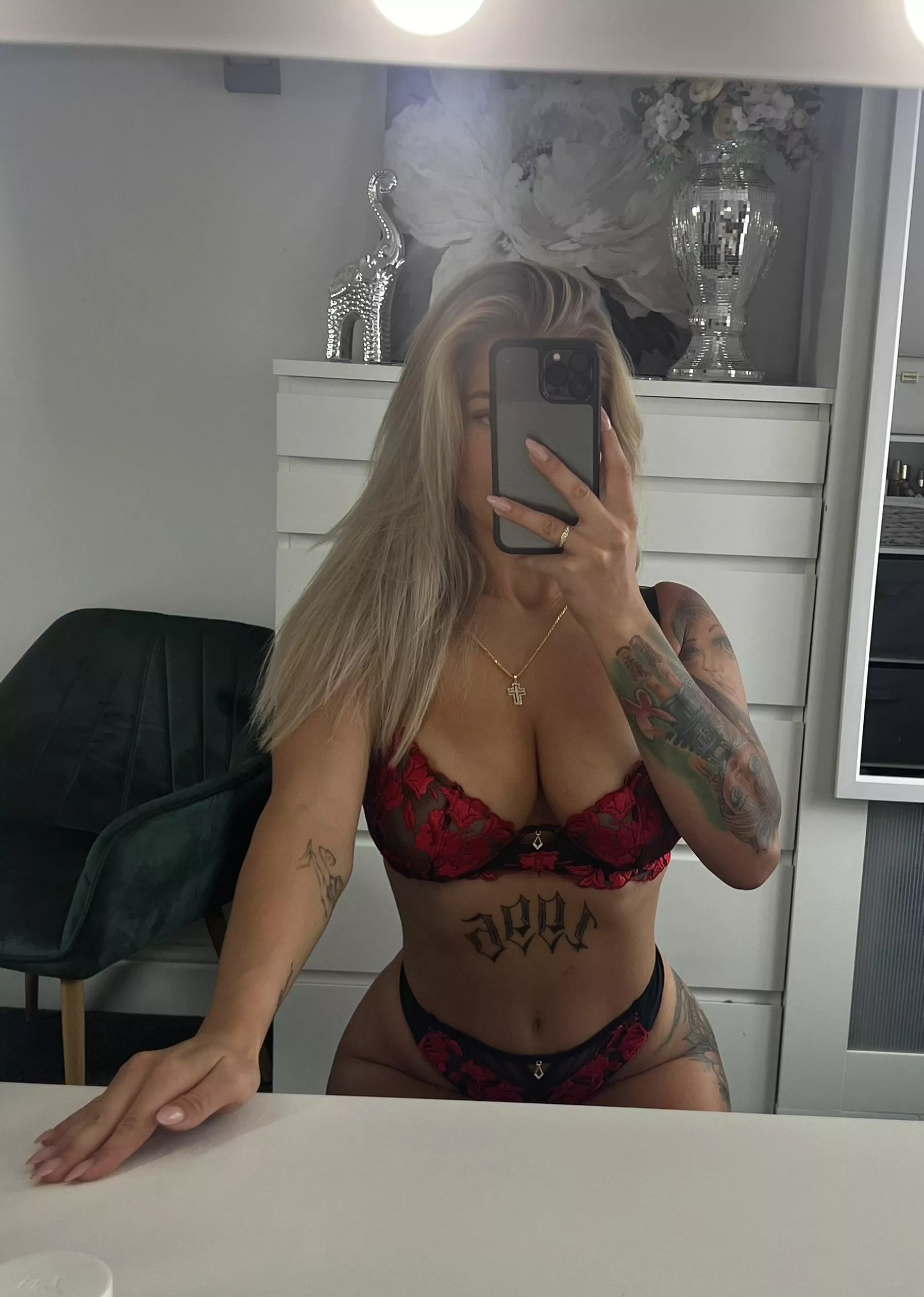 Is red the sexiest color?