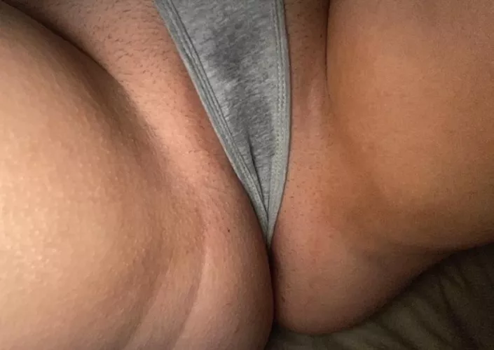 Just can’t help but play🫢