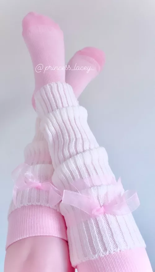 My feet hurt. How’s gonna rub them for me?