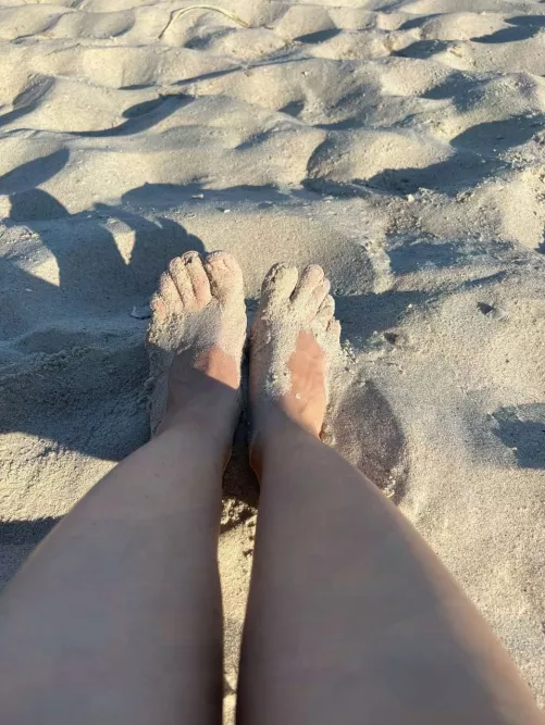 Pull the thong to one side and fill me up