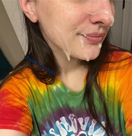 This is how he woke me up😋